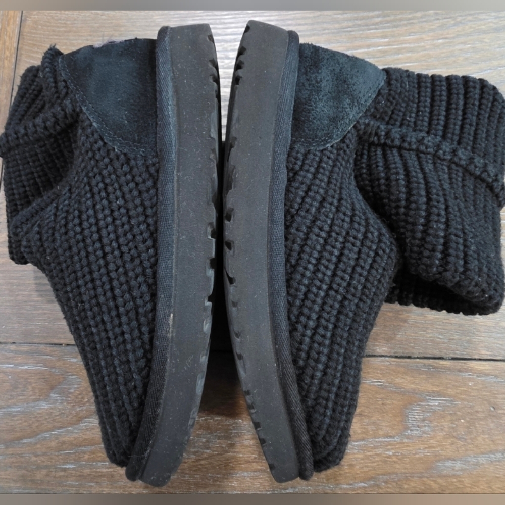 UGG Classic Cardy Knit Boots, Women's Size 6 - Picture 9 of 13